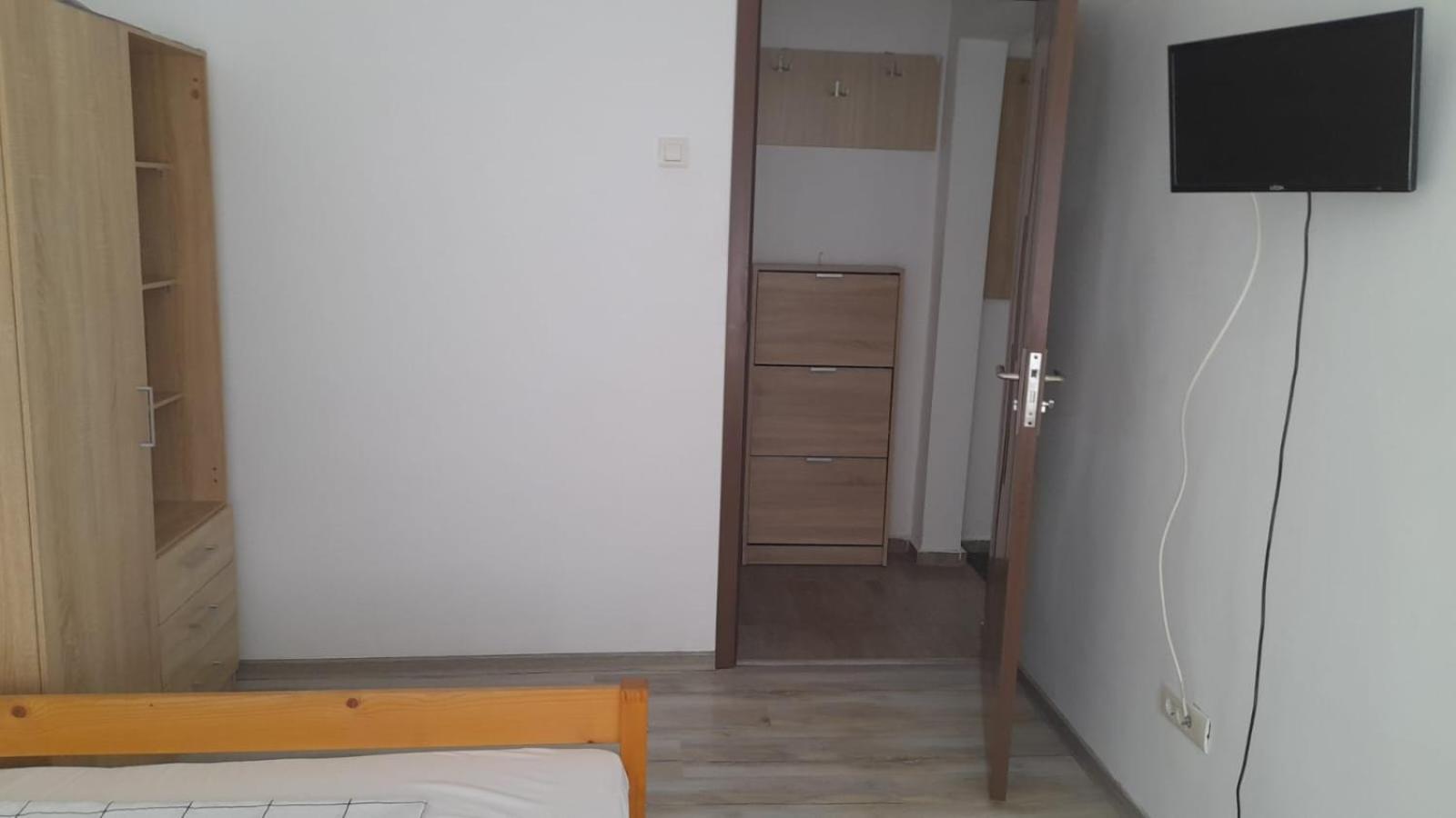4 Rooms Apartment Tulcea Exterior foto